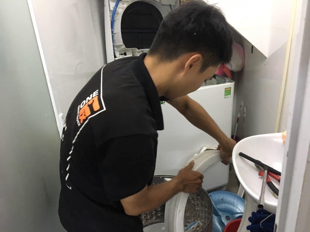 Thợ lắp ống nước máy giặt - Cách lắp ống xả nước máy giặt