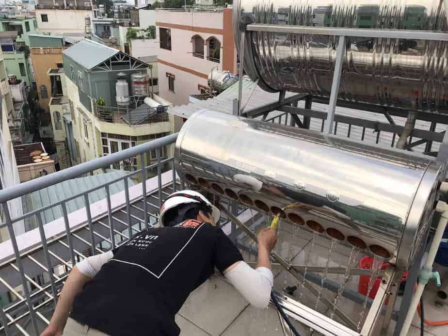 Dịch vụ thợ sửa máy nước nóng năng lượng mặt trời Phú Nhuận