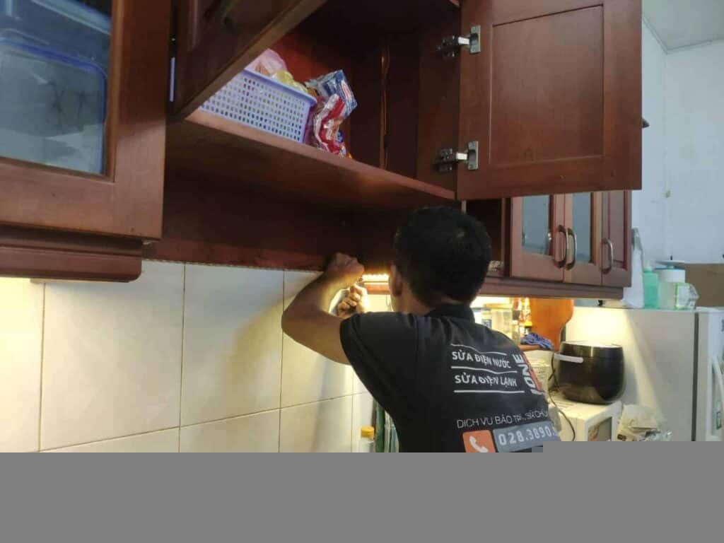 Dịch vụ và Cách sửa bếp từ tại nhà